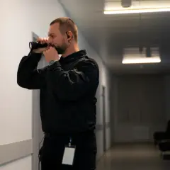 Czy policja może badać alkomatem w domu? Twoje prawa i konsekwencje