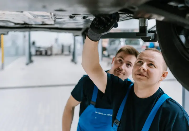 DSG: Wymiana oleju co 60 000 km? Poznaj prawdę i koszty!