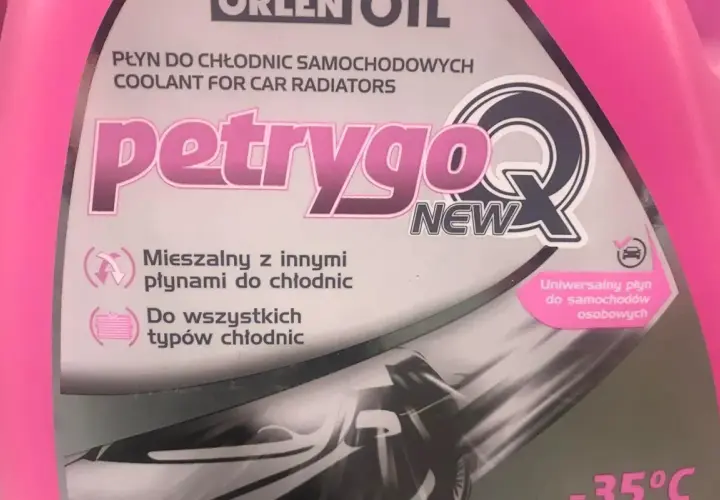 Płyn chłodniczy petrygo Q NEW, uniwersalny, mieszalny z innymi płynami, do wszystkich typów chłodnic samochodowych.