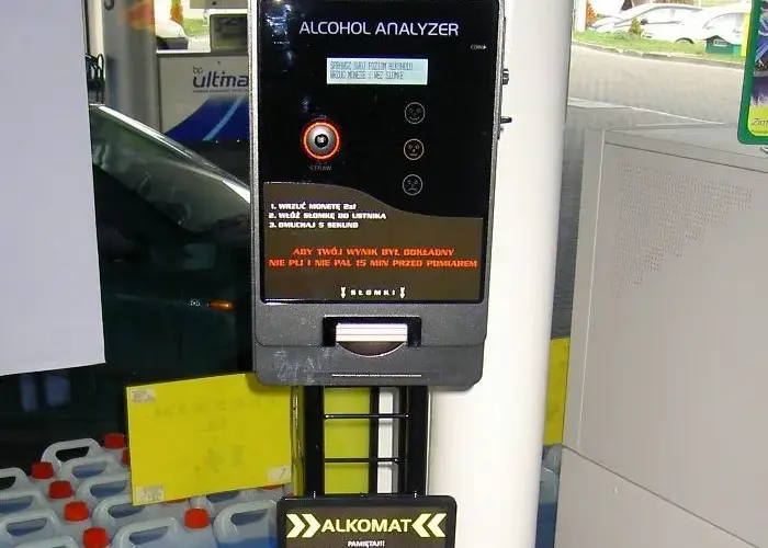 Alkomat na stacji benzynowej: Pewność dnia po? Gdzie go szukać?