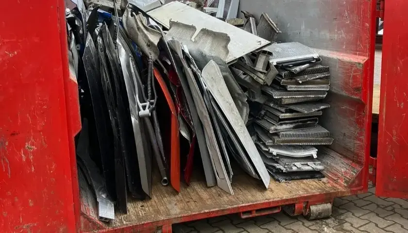 Ile za chłodnicę na złomie? Odkryj, jak zarobić więcej!