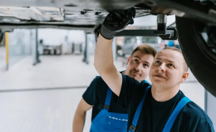 DSG: Wymiana oleju co 60 000 km? Poznaj prawdę i koszty!