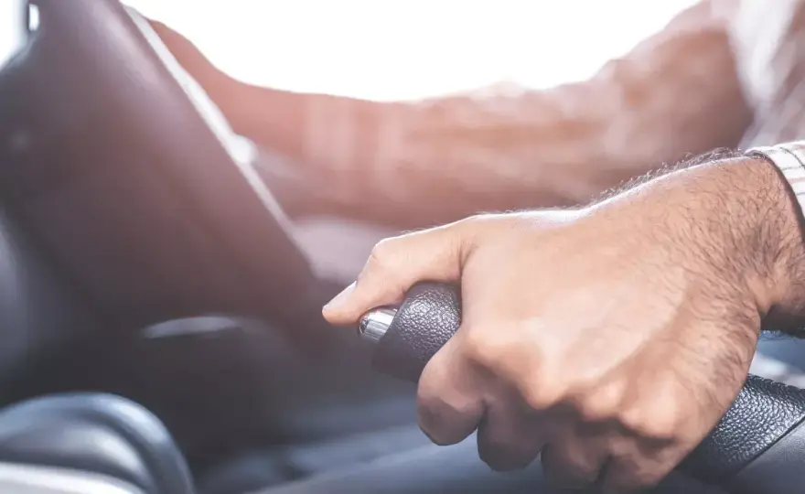 Droga hamowania - Jak bezpiecznie i szybko zatrzymać auto?