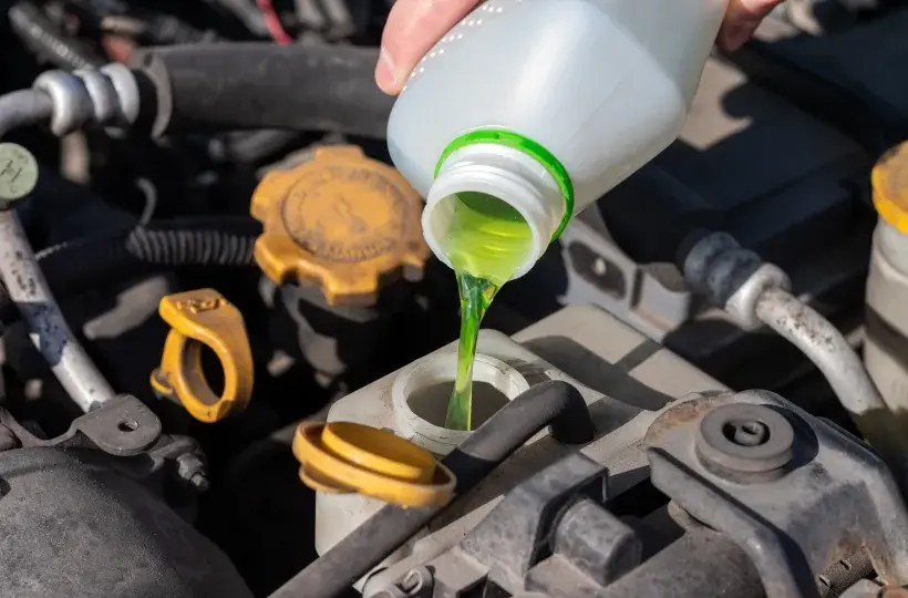 Płyn do chłodnicy: co wlać, by nie zniszczyć silnika?