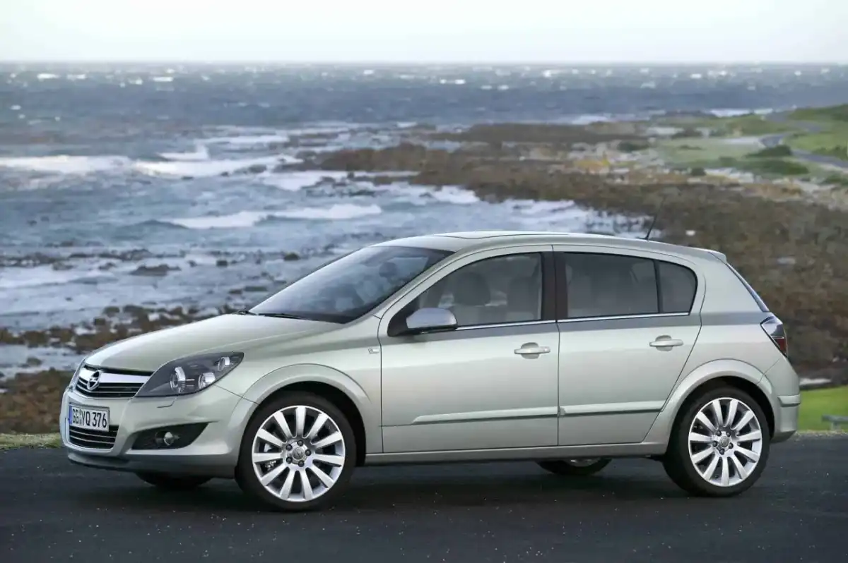 Opel Astra H - kiedy powstawała i jak czytać rocznik?