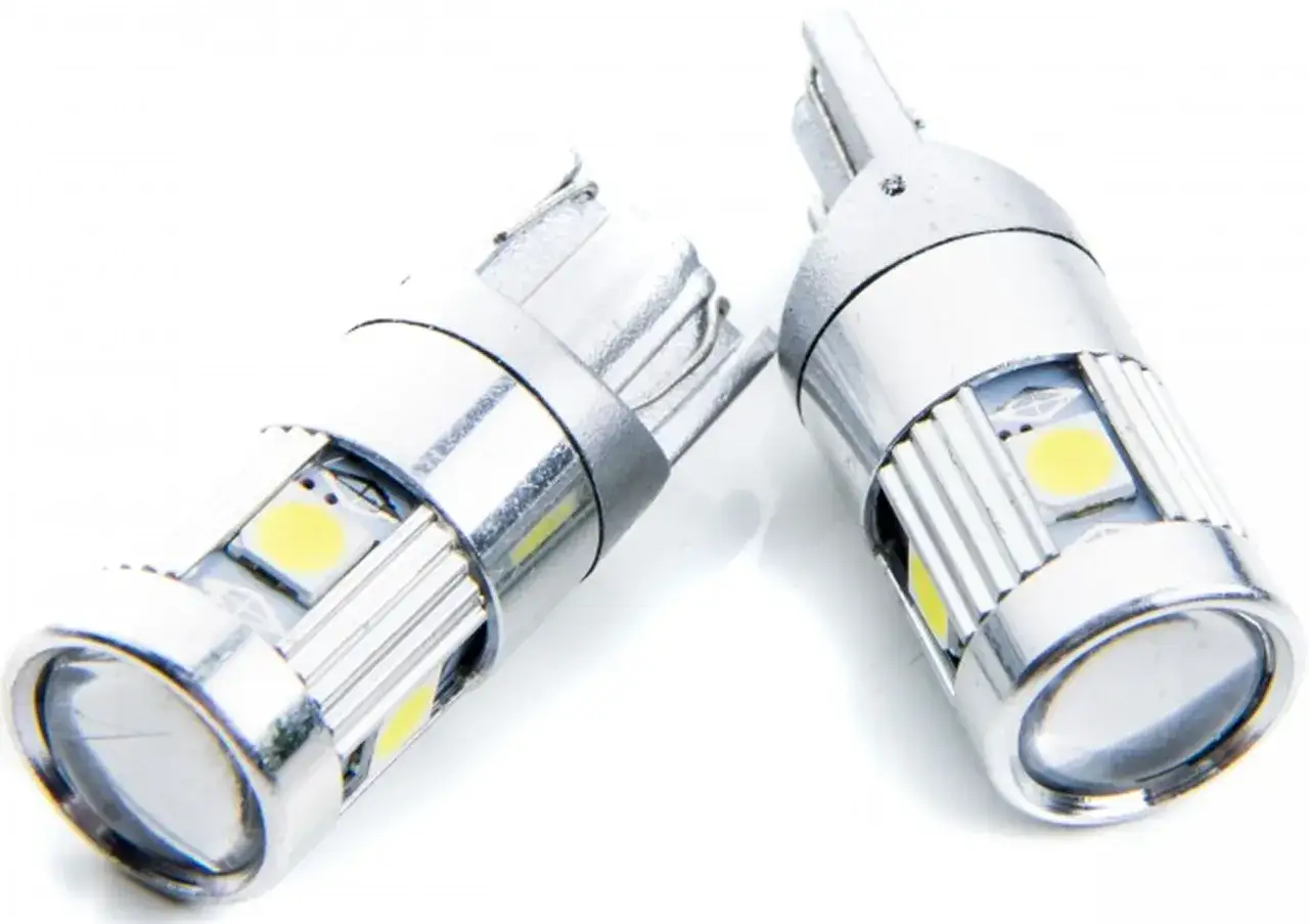 Dwie nowoczesne żarówki LED, idealne do Peugeot 307. Zastanawiasz się, jakie żarówki wybrać? Te zapewnią jasne światło.